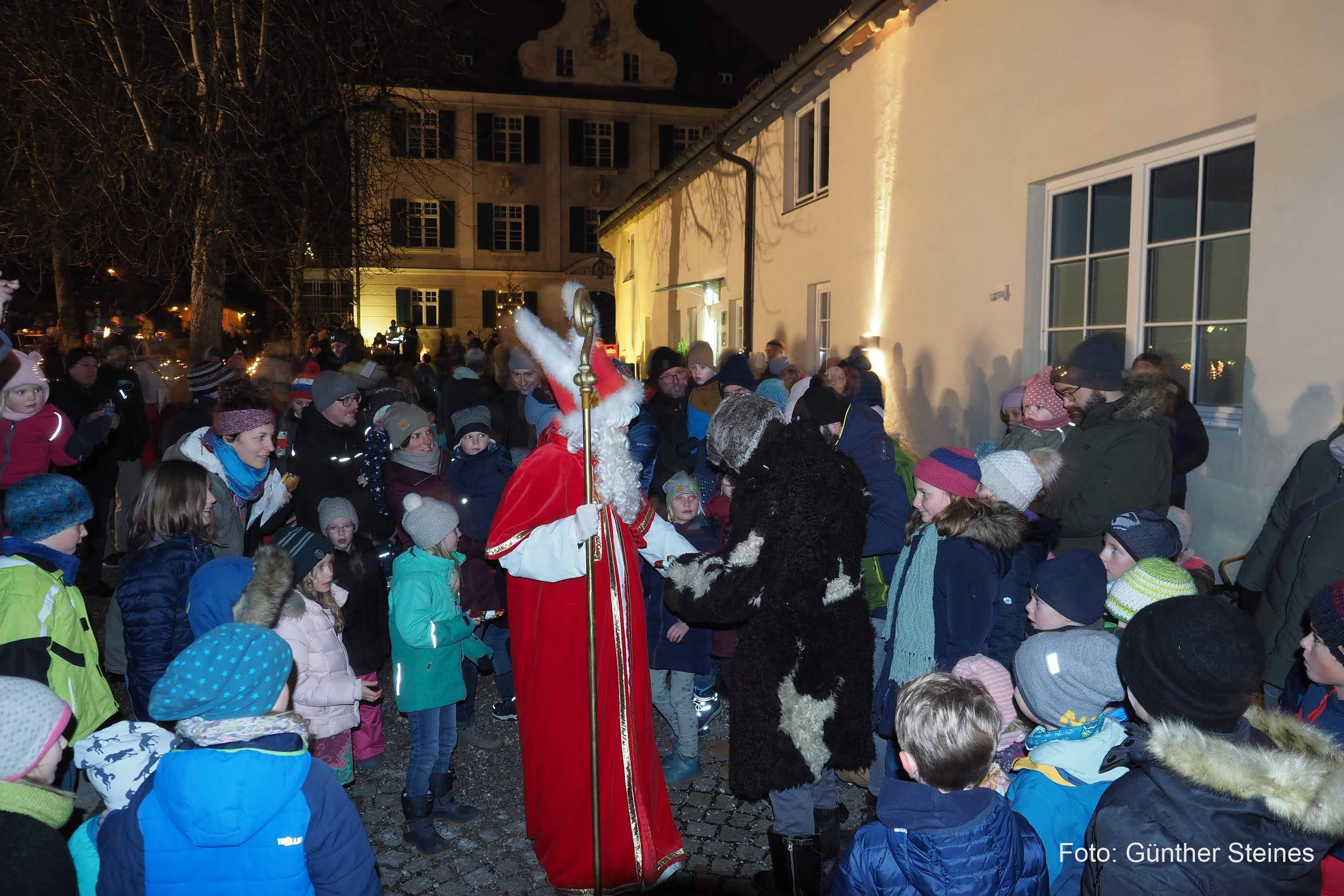 Weihnachtliche Stimmung Beim FSV Haslach Und SC Traunstein